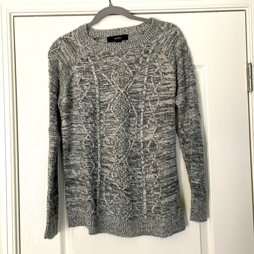 Women’s Forever 21 sweater, Medium